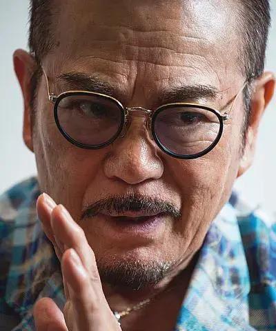 千叶真一:风云演艺人生 千叶真一,日本演艺圈传奇人物,他的一生如同