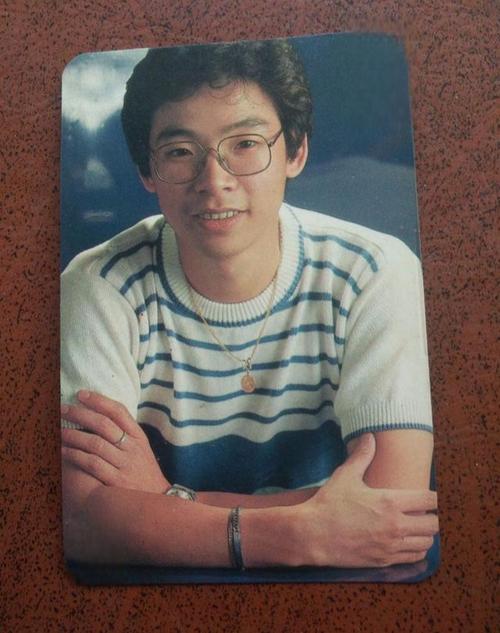 张明敏张颂华:两代人的奋斗与辉煌 张明敏的音乐事业为他赢得了香港