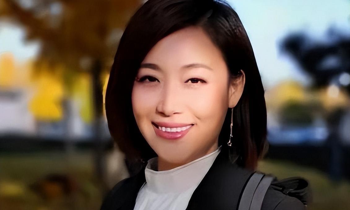 央视主播郑丽:事业辉煌与家庭幸福的完美融合 央视知名主播郑丽,曾是"
