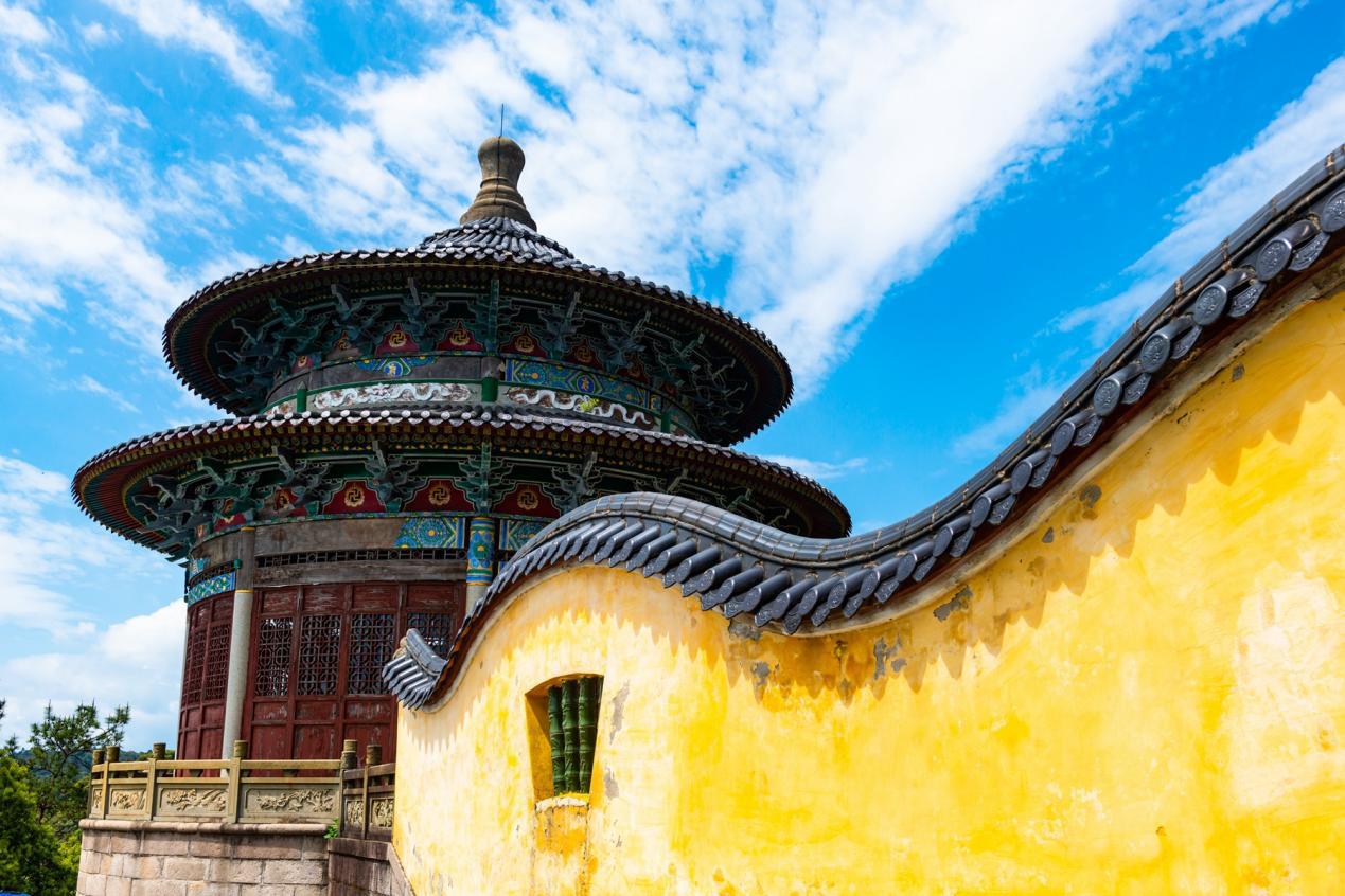 千姿百态的奇峰怪石与神秘幽深的岩洞 太姥山,位于福建省福鼎市南部