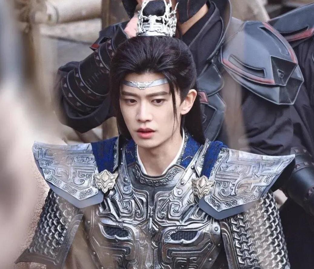 何润东首次出演任嘉伦的爸爸!