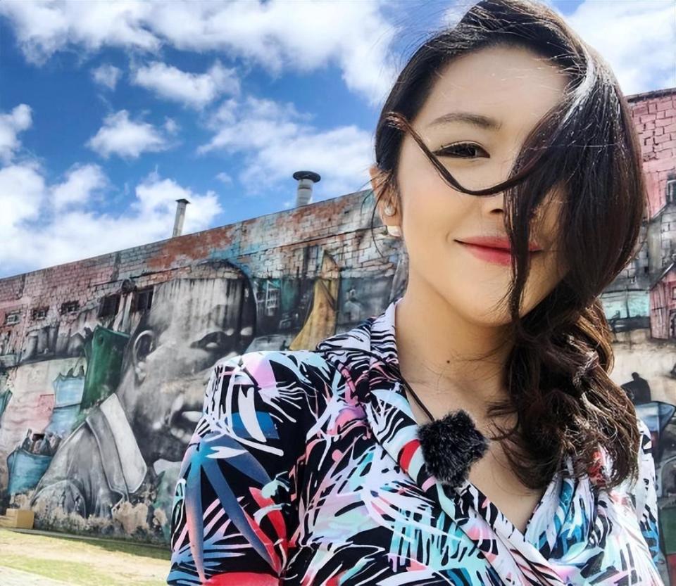 央视女神李斯璇:才华美貌双全,主持风格独特 李斯璇,央视女神级主持人