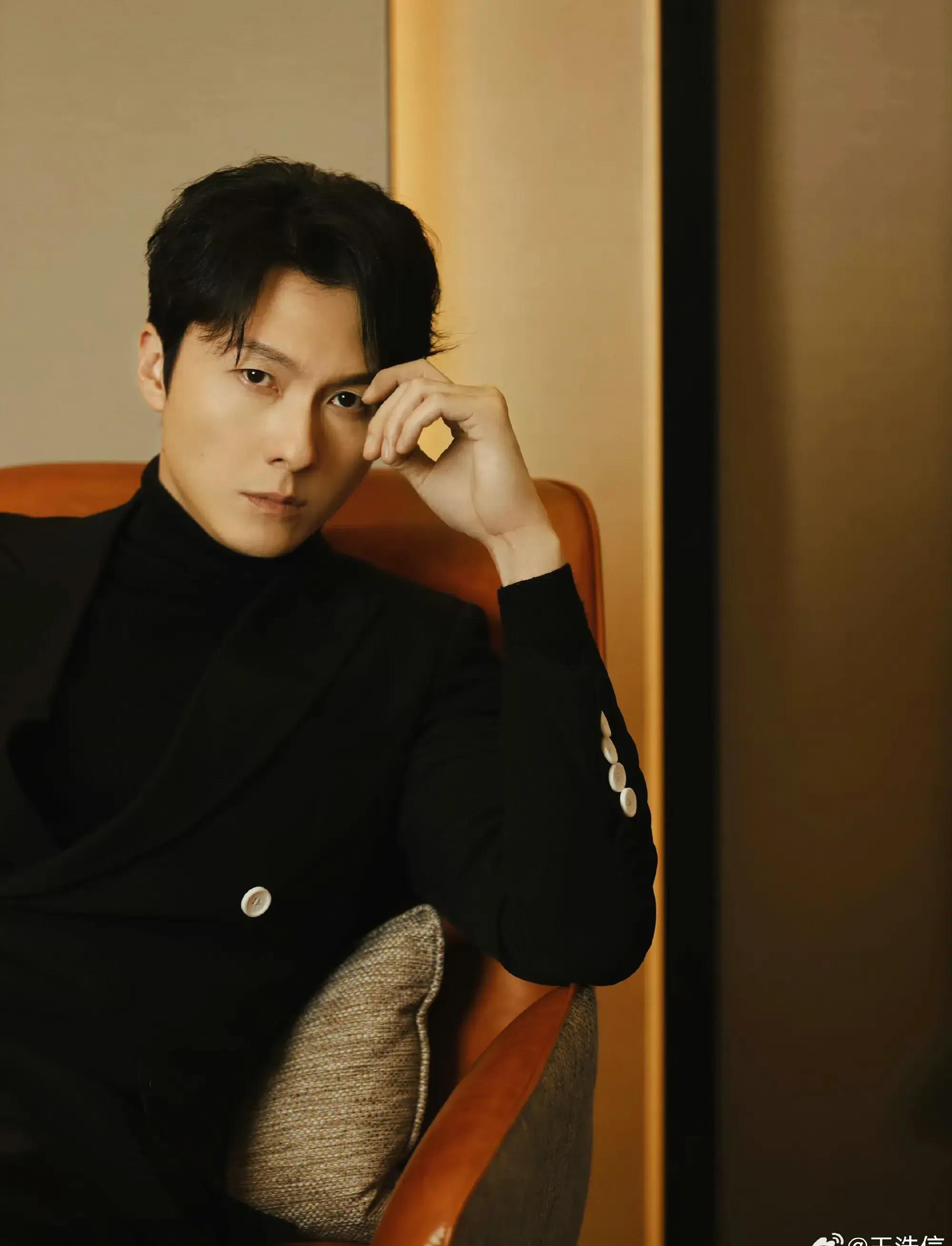 拍摄历时一年多,该剧在疫情严峻时期选择在横店全程拍摄,演员阵容强大