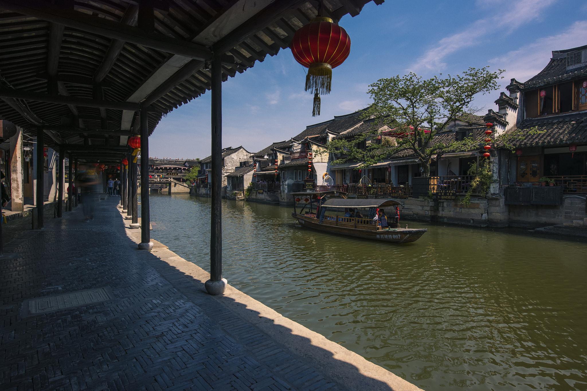 乌镇西栅:古韵与现代的完美交融 乌镇西栅,这个浙江桐乡的古韵之地,是