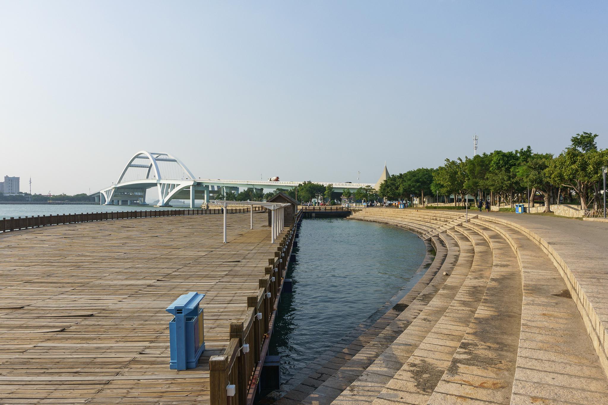 天津南堤滨海步道公园:一个人间仙境 天津南堤滨海步道公园是一处让人