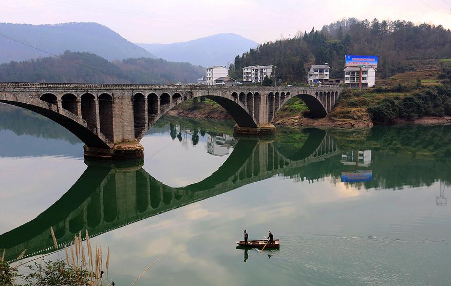洋烈水乡:自然与人文的完美融合 洋烈水乡,位于四川省达州市宣汉县君