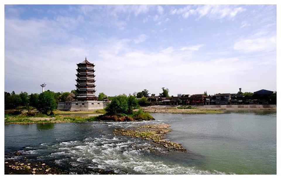 元通古镇:四川的千年古镇 四川崇州市文化街上,有一个隐藏在喧嚣中的