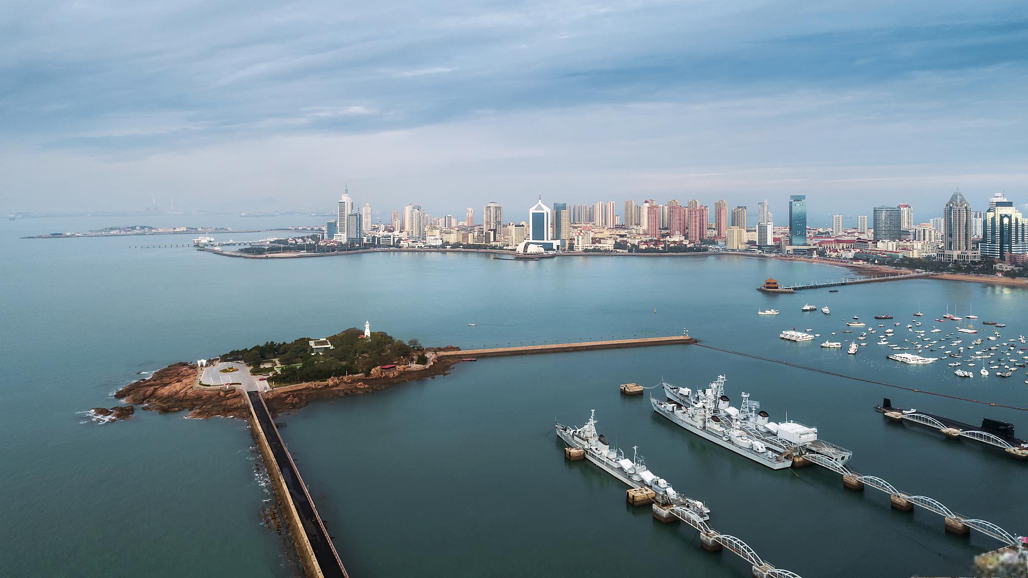 鲅鱼圈:一座充满魅力的城市 鲅鱼圈,位于辽宁省营口市南部,是东北地区