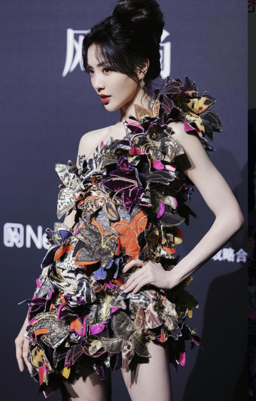 内娱的焦点再次汇聚于上海,红毯上的女星们各展魅力.