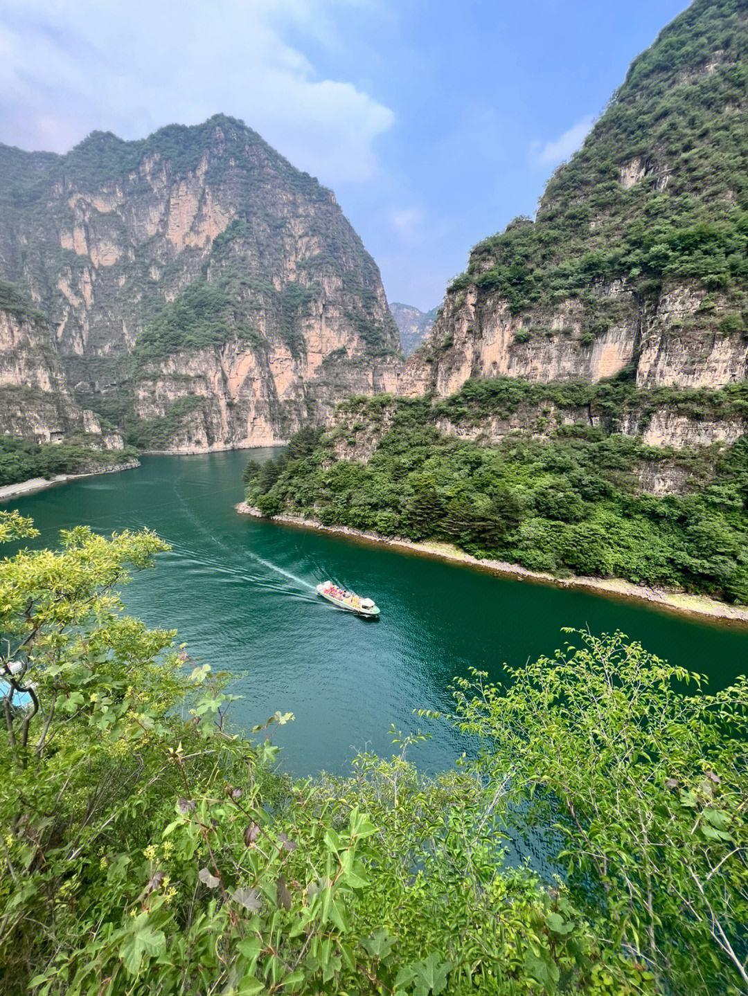 龙庆峡:一个人间仙境 龙庆峡,一个隐藏在北京市东北部怀柔区深山幽谷