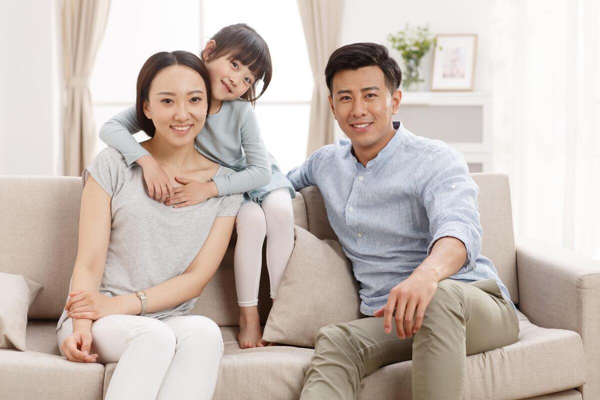 父母心中的忧虑:儿女身上的五个征兆 在生命的旅途中,父母视子女为