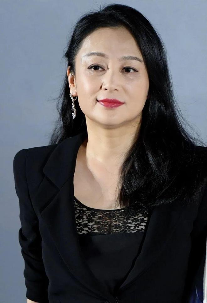 陈凯歌与陈红:27年婚姻背后的情感纠葛 陈凯歌,中国娱乐圈的重量级