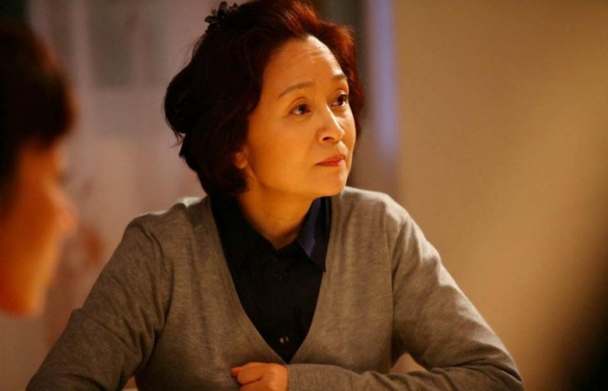 刘莉莉:演技卓越却为女忧虑 刘莉莉,优秀演员,曾参演过《篱笆女人和狗