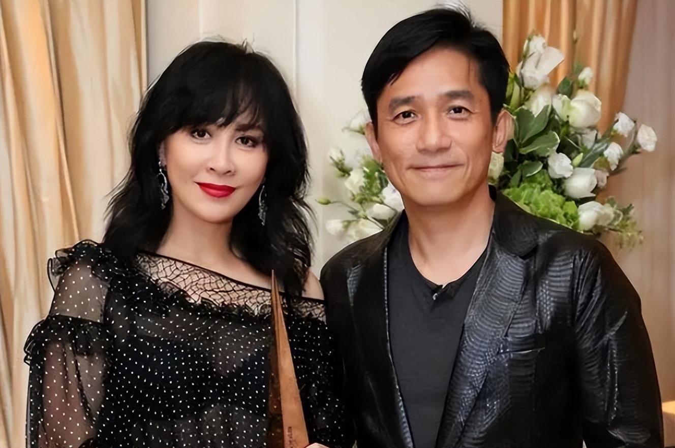 梁朝伟刘嘉玲:娱乐圈的模范夫妻与时尚先锋 前些日子,梁朝伟和刘嘉玲