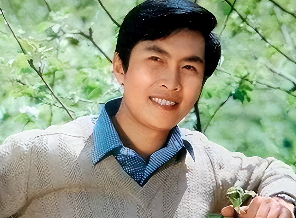 唐国强:从"奶油小生"到"老艺术家",人生起伏背后的商业逻辑 唐国强