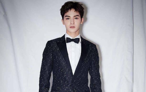 95后实力派演员朱正廷:舞蹈天赋与谦逊性格共筑辉煌 朱正廷,这位95后