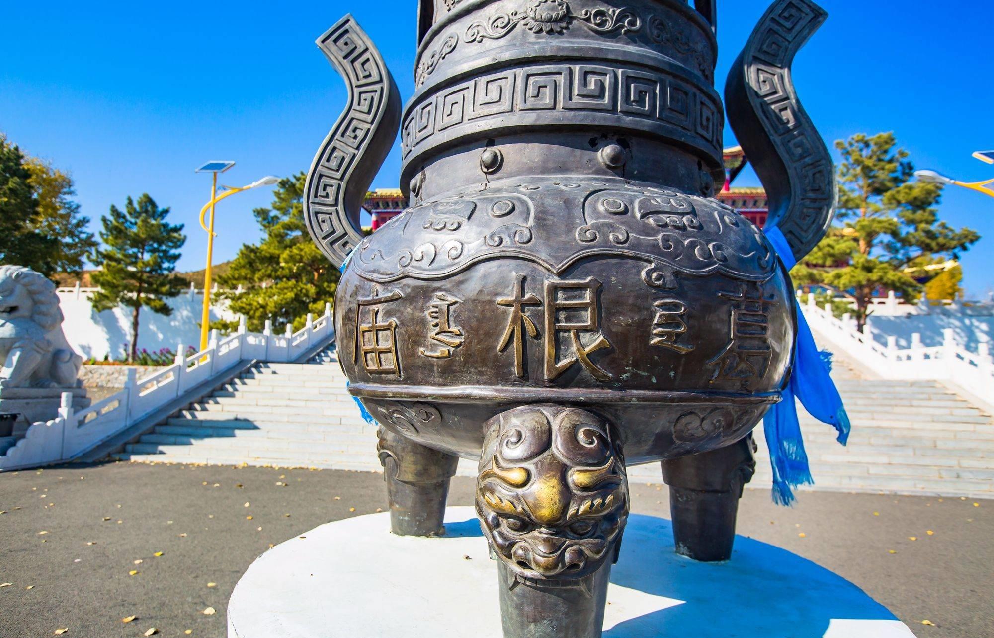 葛根庙:内蒙古兴安盟的藏式秘境 葛根庙是一座深藏于洮儿河东岸陶赖图