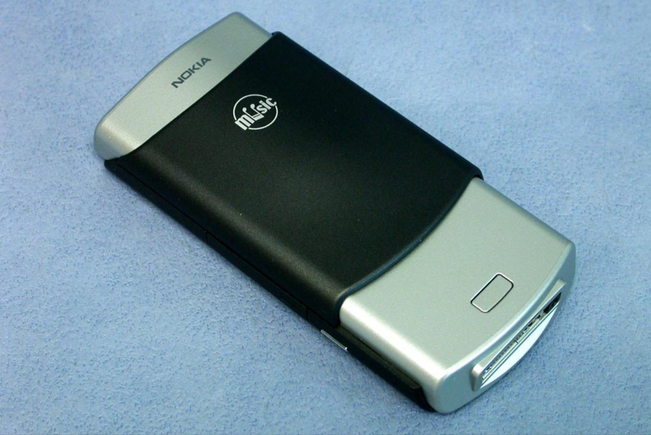 时代的记忆与技术的里程碑 诺基亚n70,这款在2005年引领风潮的手机,无