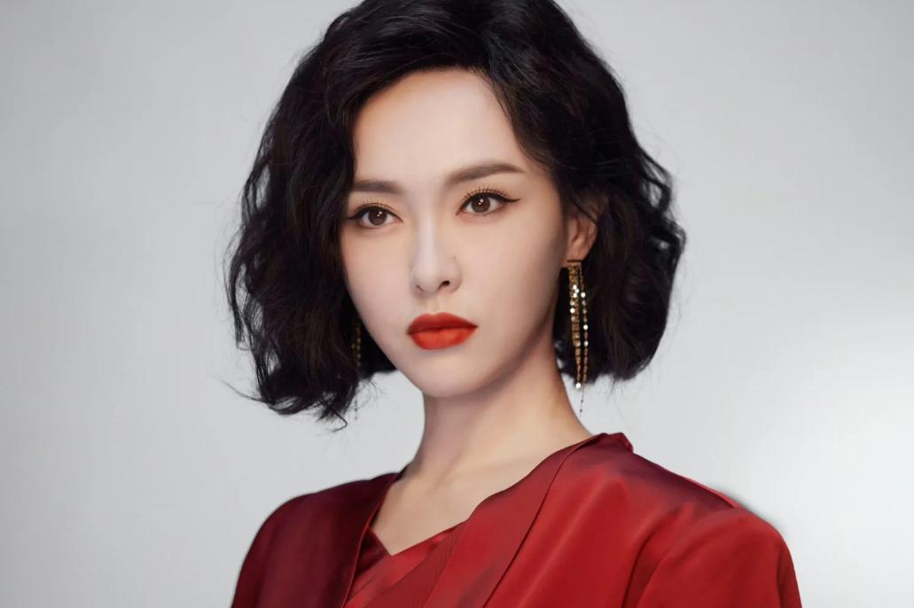 唐嫣40岁生日:不老女神的秘密 唐嫣40岁生日,她的外貌依旧保持着如同