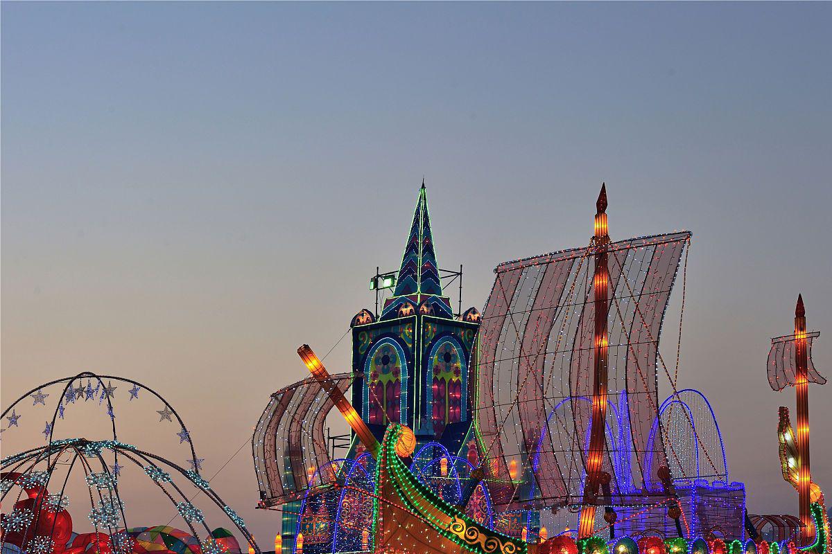 宁波罗蒙环球乐园:奇幻之城 宁波罗蒙环球乐园是全球最大的都市型主题