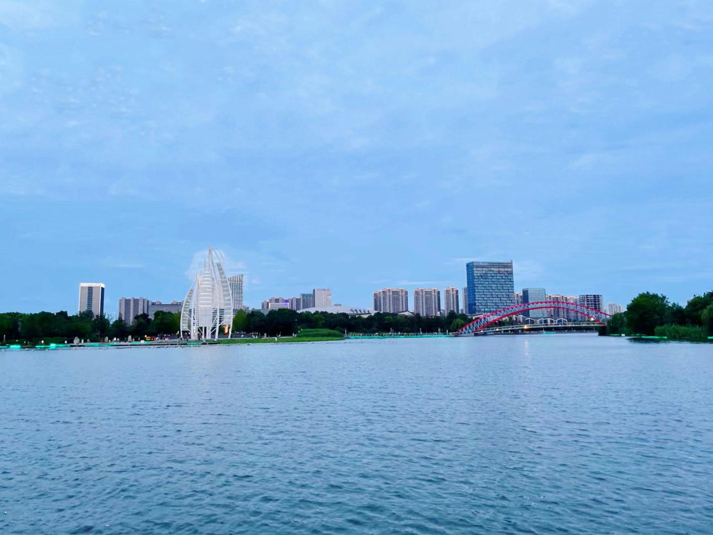 盛泽镇:一个被忽略的江南水乡美景 盛泽镇位于江苏省的最南端,是一个