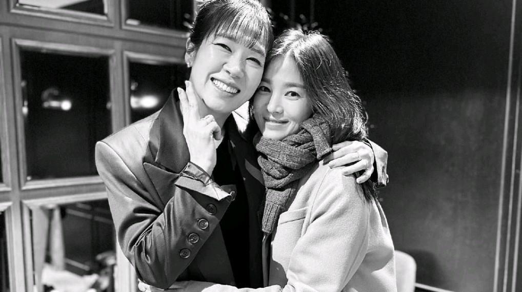 从《黑暗荣耀》到现实 宋慧乔晒与好友廉惠兰的合影,两人曾合作韩剧