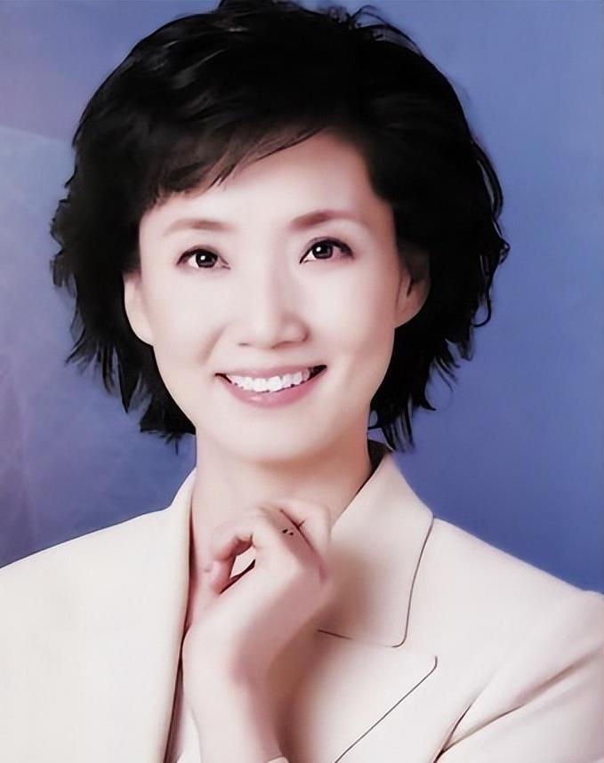 李修平:从地方台跃升至央视的"国脸"传奇 李修平是央视的杰出主持人