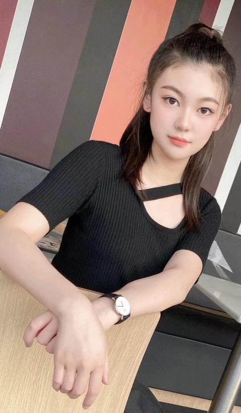 《父母爱情》中的小红娘:王翊菲的蜕变与永恒记忆 在2009年热播的