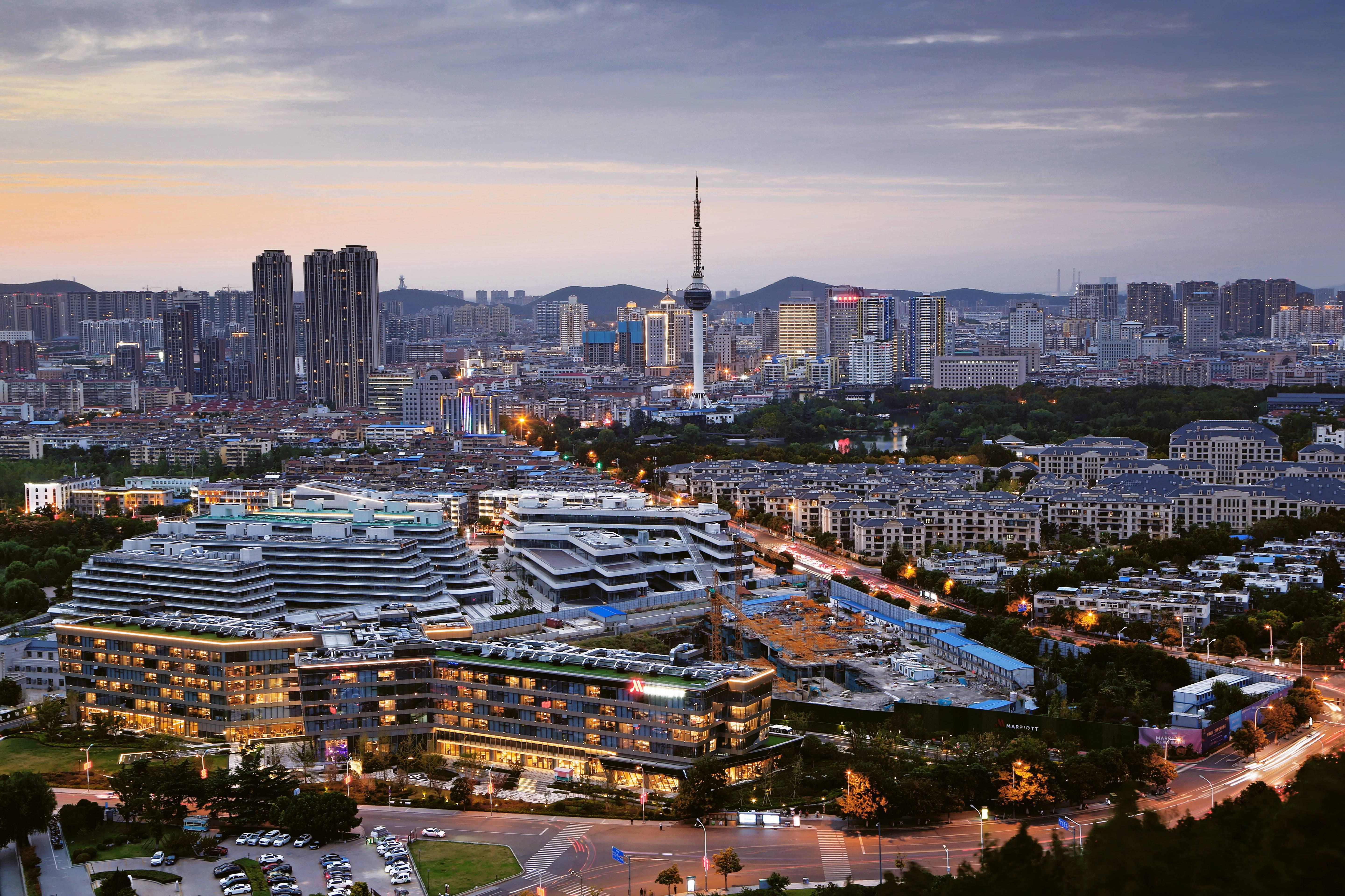 徐州市:一个充满魅力的城市 徐州市,江苏的一颗璀璨明珠,融汇了悠久的