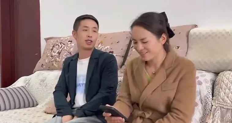 海清参加爸妈婚礼,与小木终成眷属 土家小木小凤,从拍摄短视频开始