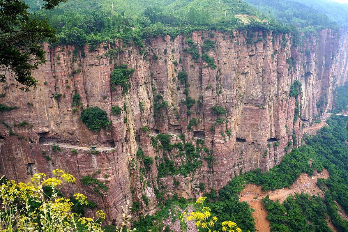 郭亮村:太行山中的璀璨明珠 欢迎来到郭亮村,这个隐藏在河南省新乡市