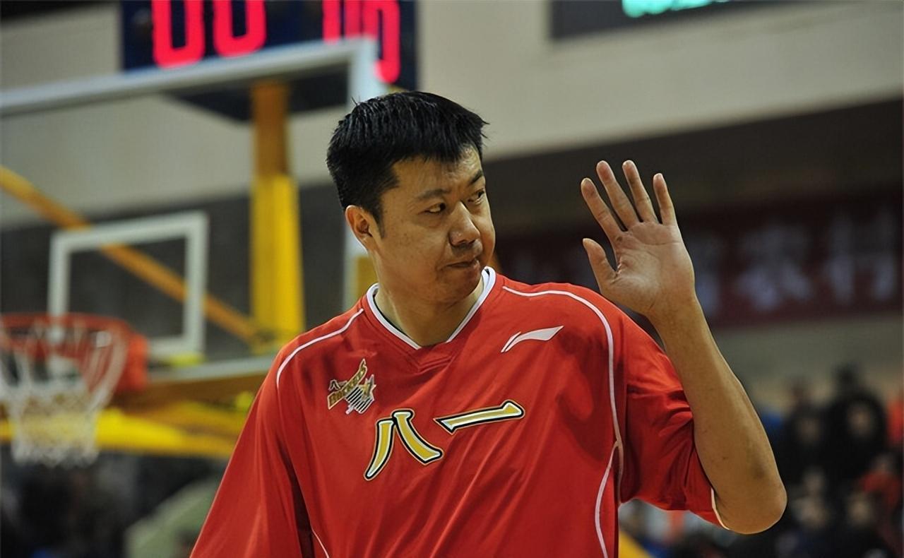 王治郅的篮球生涯与婚姻:成功的背后,一段不为人知的故事 篮球传奇