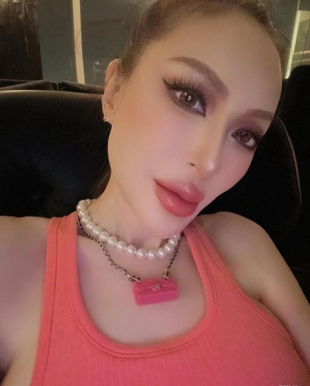 薛芷伦60岁生日派对:奢华与成功的象征 早前,香港名媛薛芷伦在自家