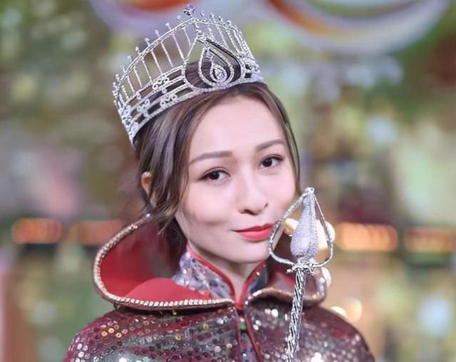 港姐精英:美貌与才华的璀璨人生 自1946年以来,香港小姐选美比赛不仅