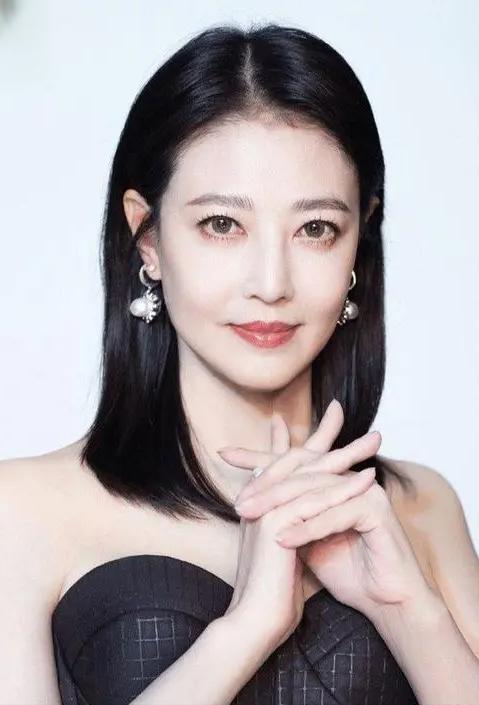 周海媚意外辞世,导演黄百鸣在社交平台上晒出二人在《触目惊心》中的