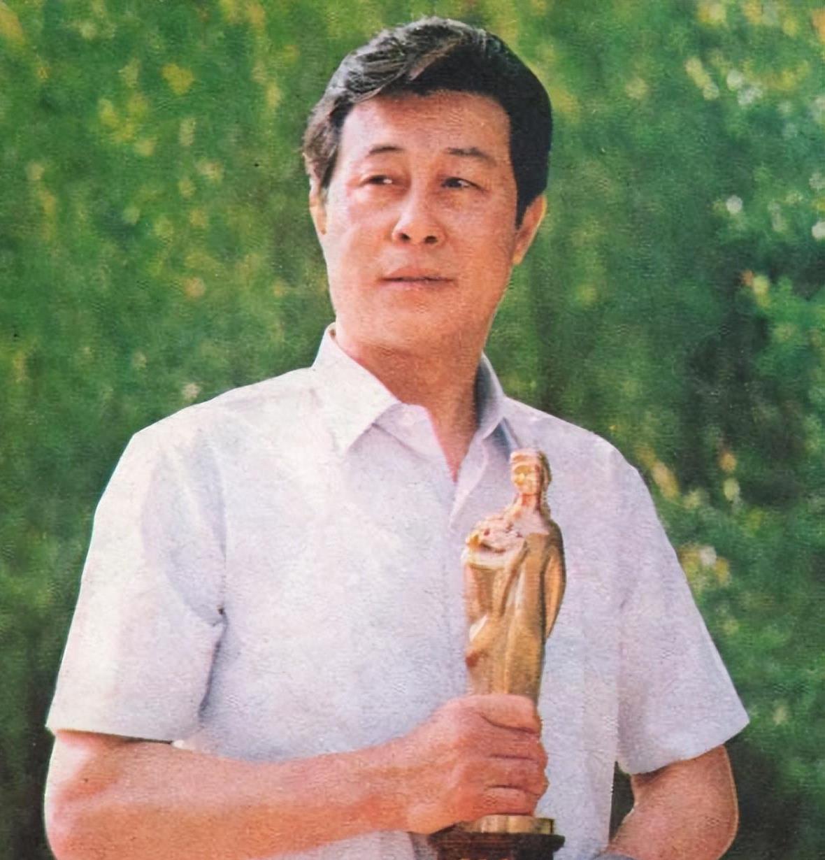 演员王心刚:对病妻不离不弃 王心刚的爱情故事展现了他对家庭的责任心