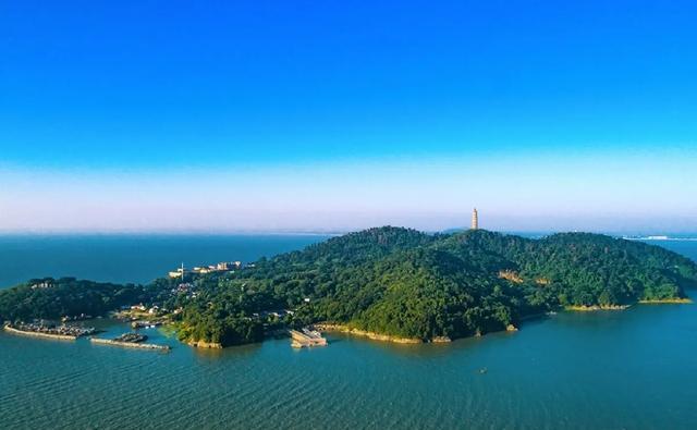 巢湖:八百里湖天之美 巢湖,中国五大淡水湖之一,湖光山色令人叹为观止