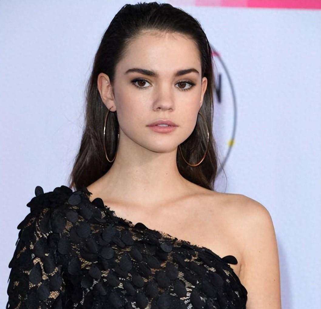 玛雅·米切尔:全能艺术家 玛雅·米切尔是一位多才多艺的艺术家,她以