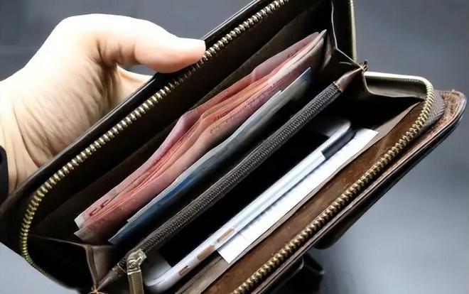 赚钱的速度永远比不上花钱的速度 一个人一生的花费大概在400万人民币