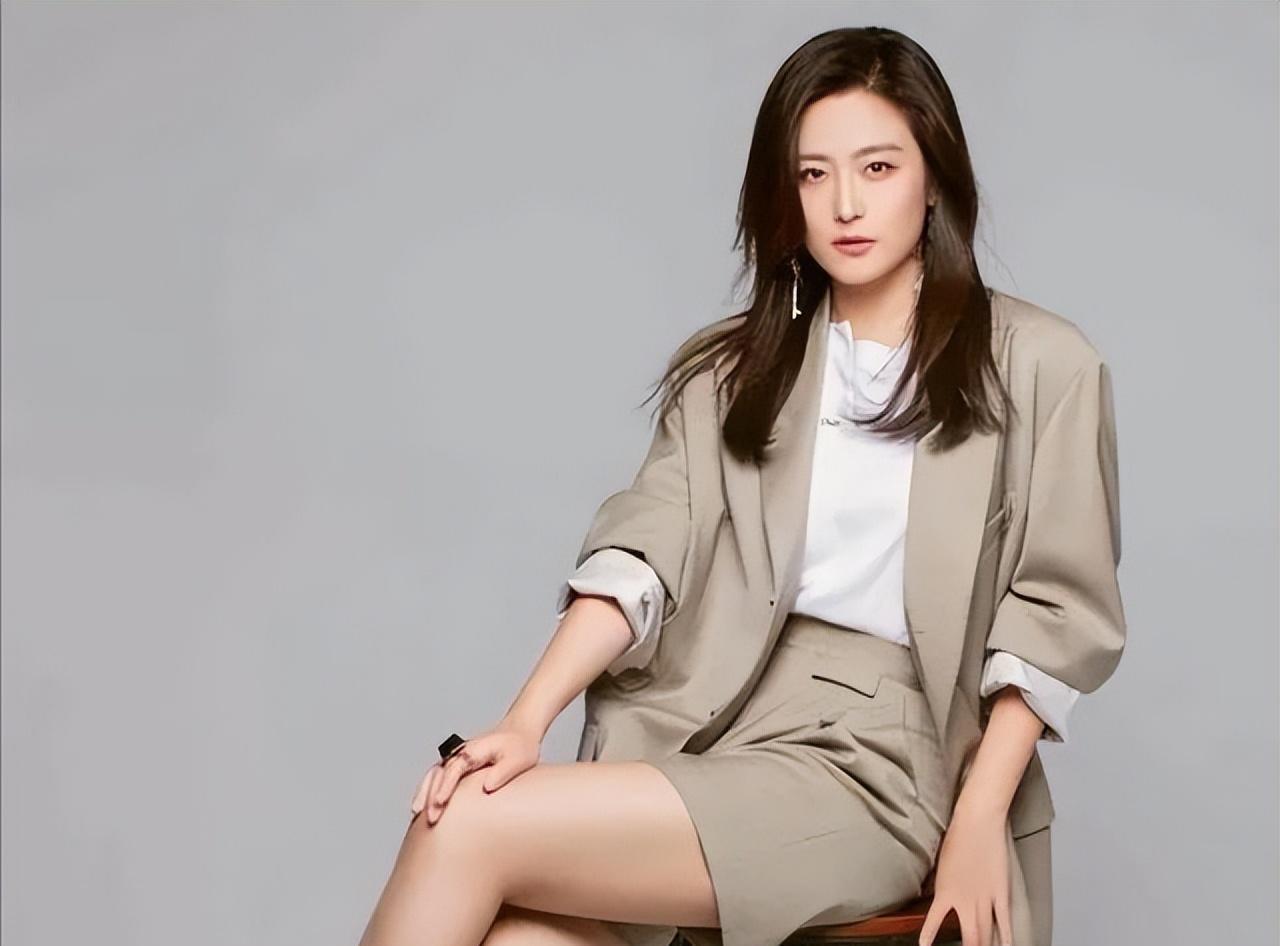 徐百慧:美丽与才华兼具,低调生活与事业为重的女演员 徐百慧,40岁的女