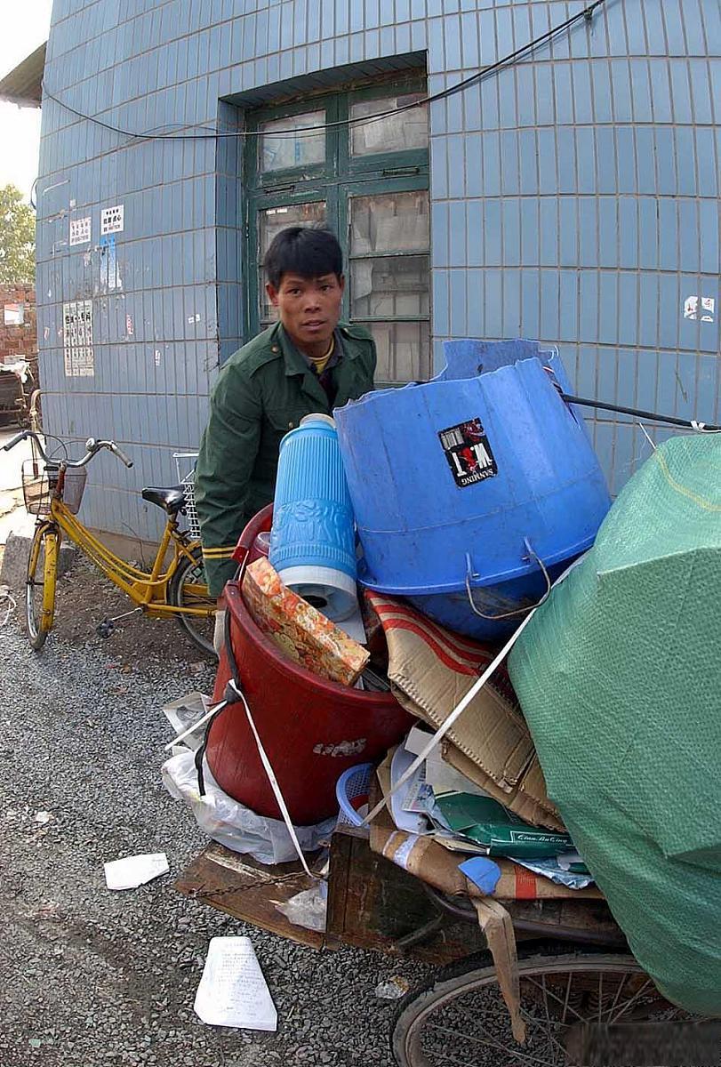 00后男生:以环保破烂为业,探索人生道路多样性的新篇