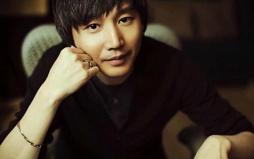 张亚东:音乐教父的爱情经历 张亚东是华语乐坛的巨匠,他的音乐才华被