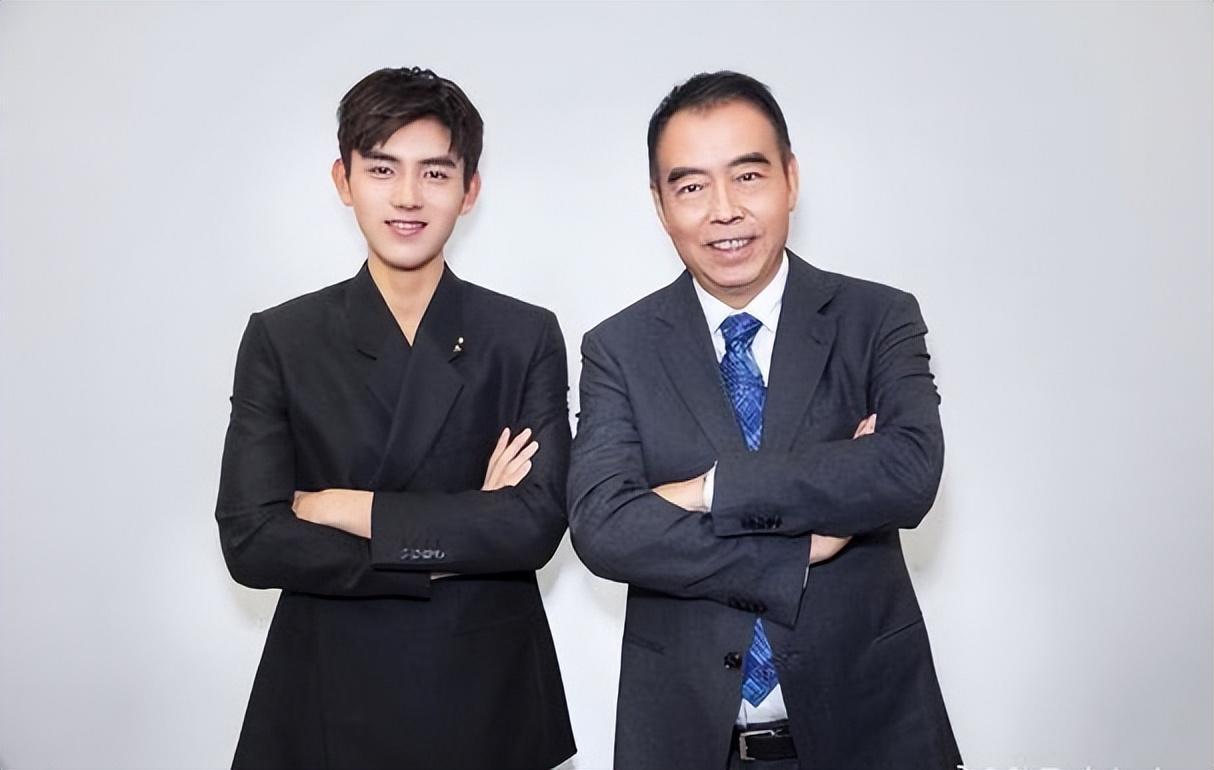 张嘉译表弟姬他:从画家到演员的传奇人生 在娱乐圈这个充满机遇与挑战