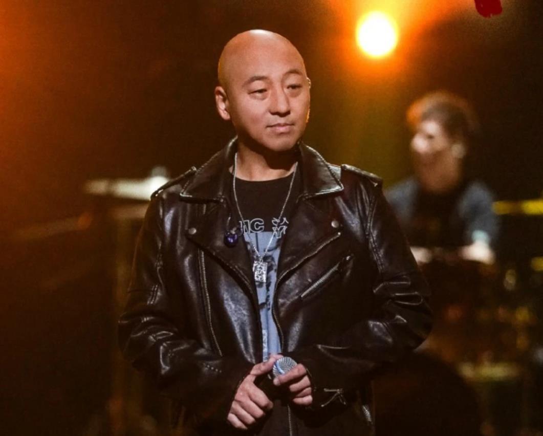 周晓鸥:黄金配角 周晓鸥是前零点乐队主唱,现为内地男演员,主演过多部