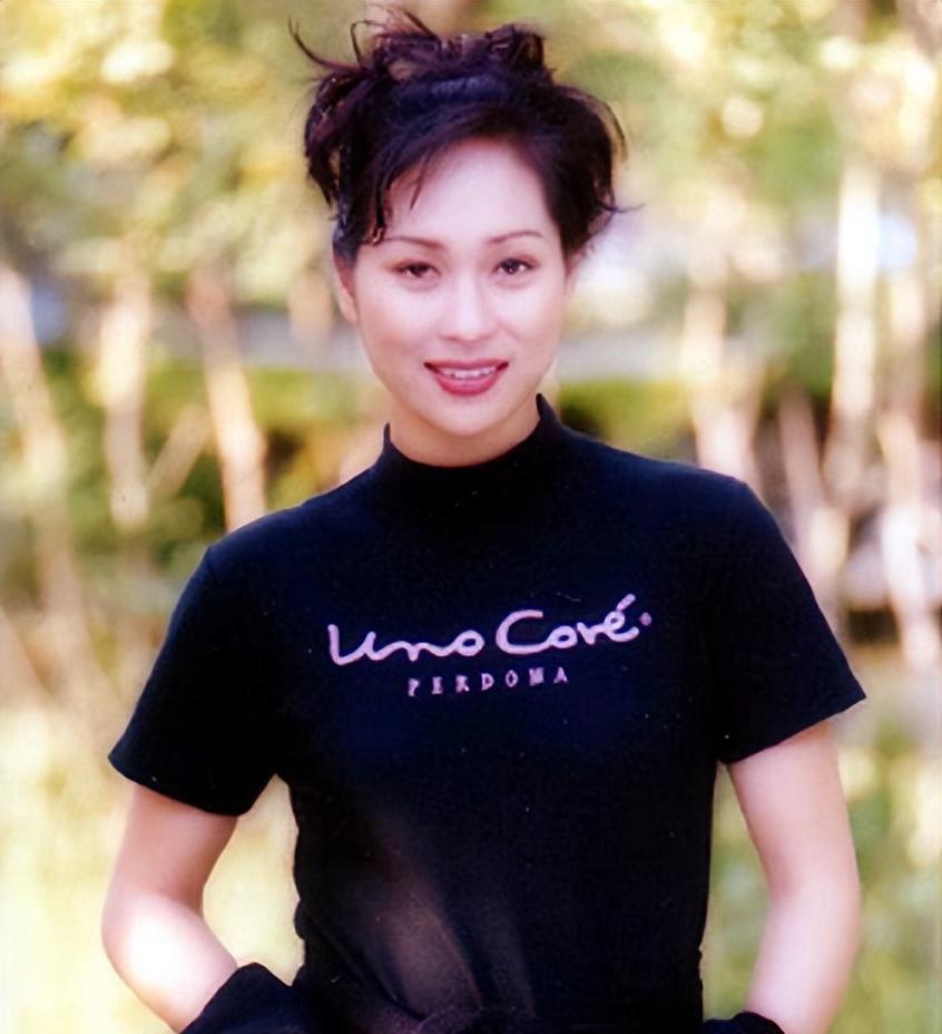 傅丽云:珍惜幸福的女性 傅丽云是一位著名模特,广告明星,演员,她的