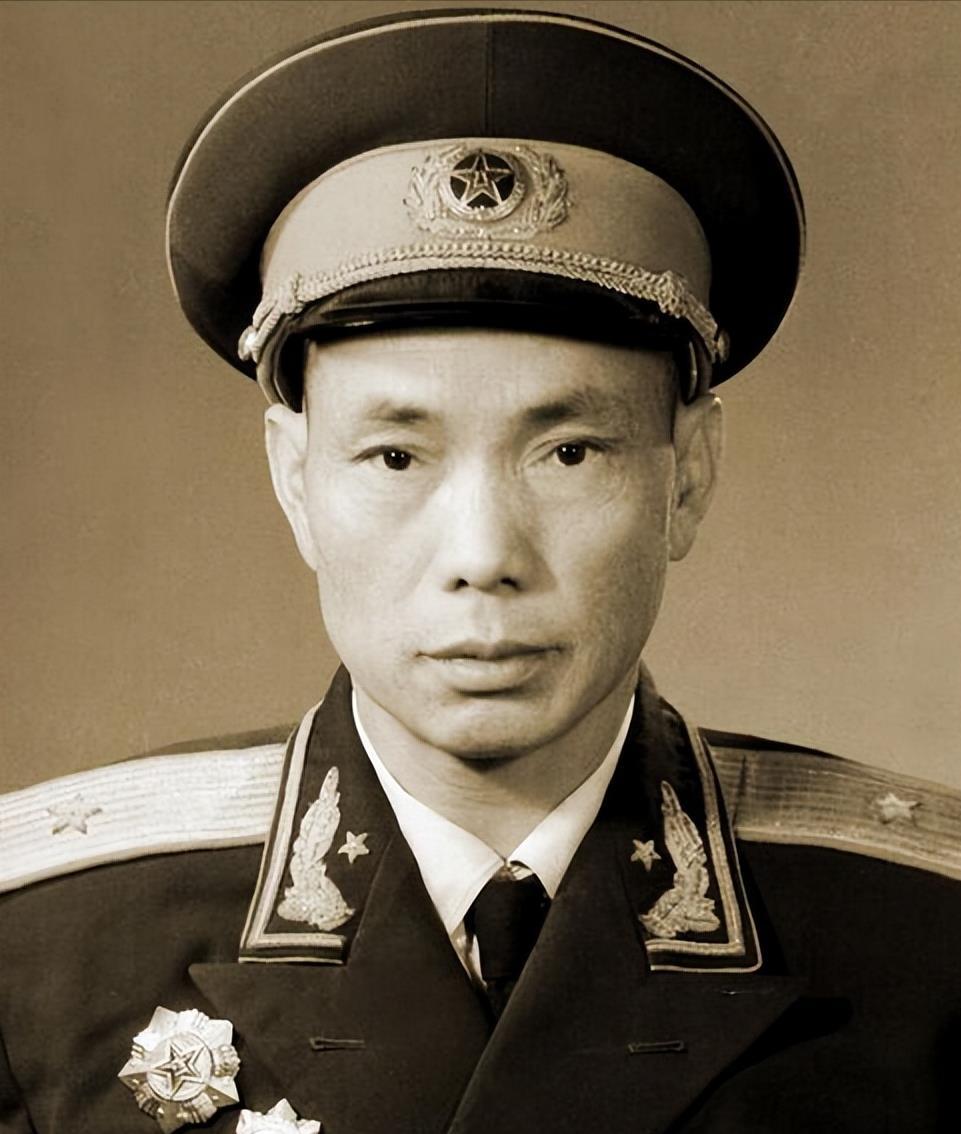 红二代的荣耀 国军将领专业户徐光明,这位在娱乐圈中低调的演员,拥有