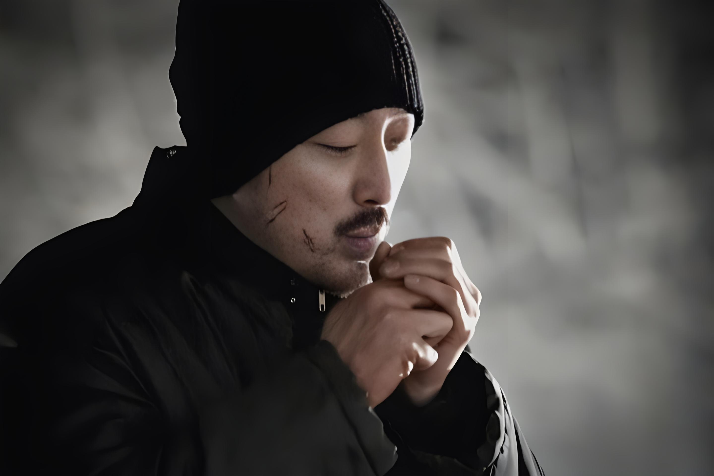 《黄海》:生存的挣扎 《黄海》是一部由罗宏镇导演的韩国电影,讲述了