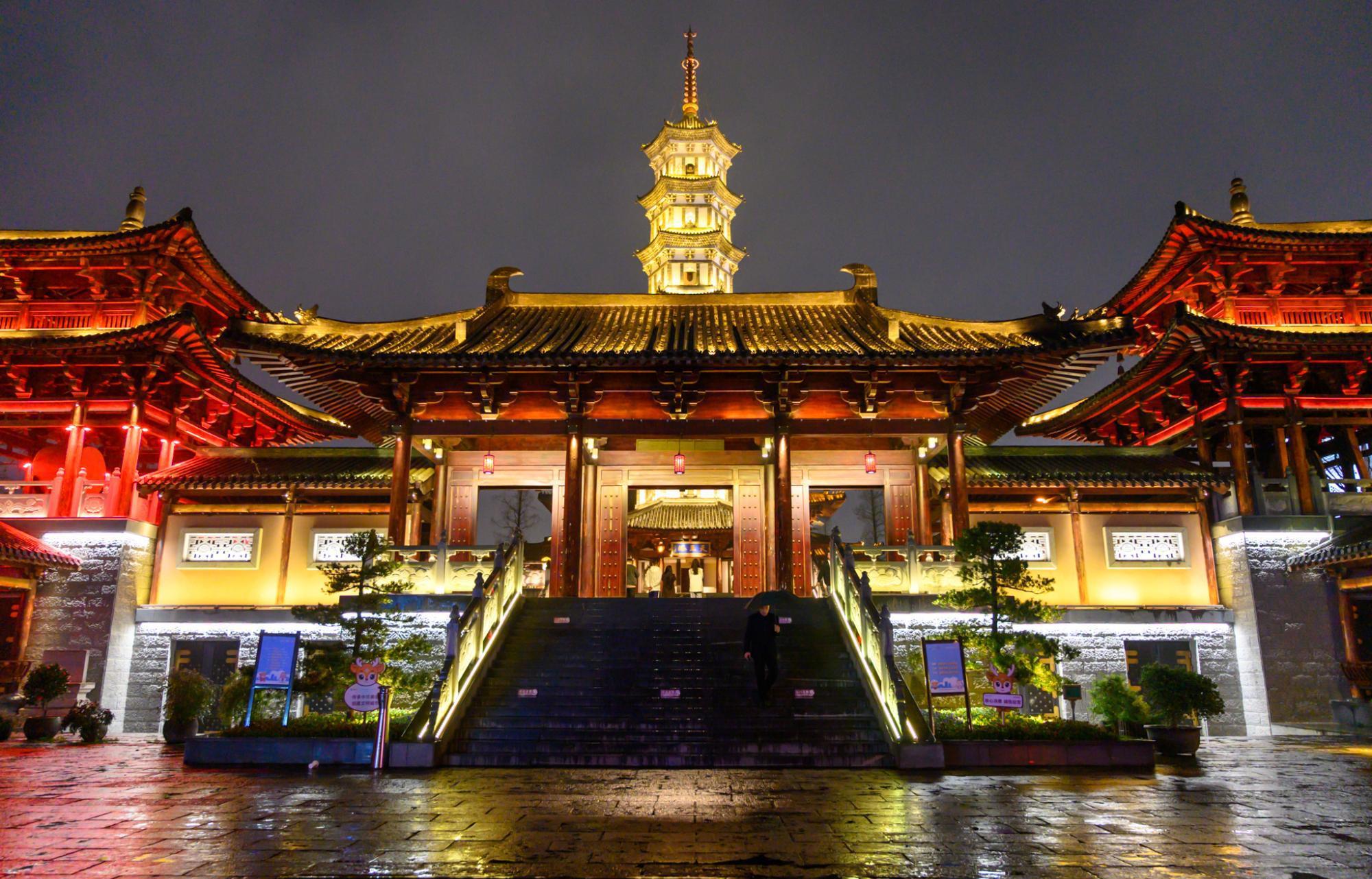 水亭门历史文化街区:衢州的地标之一 衢州,位于浙江省西部,是一个地理