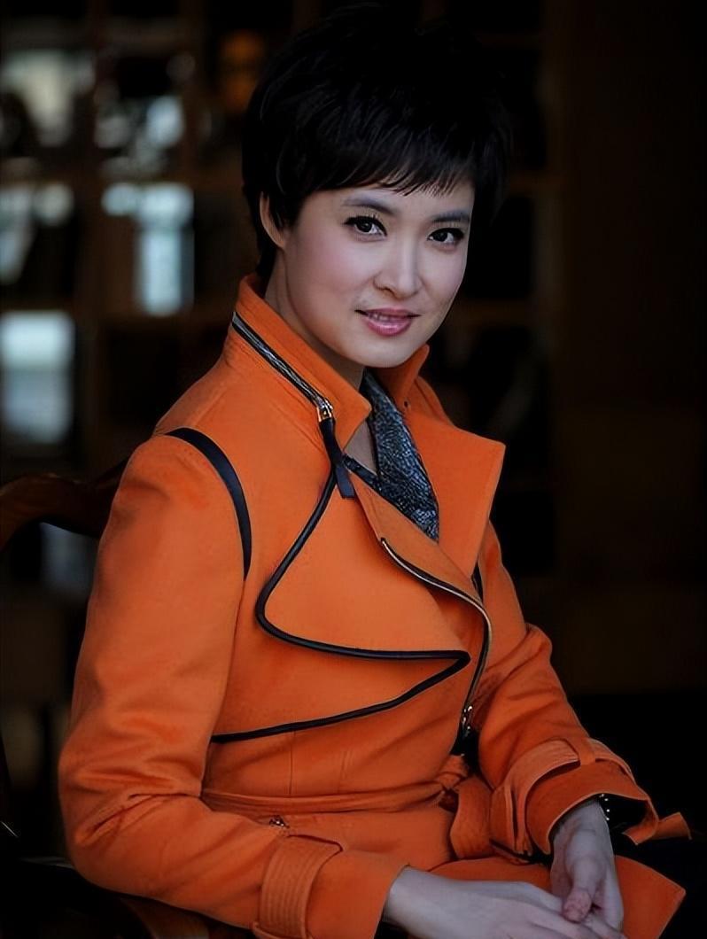 桑晨,从21岁开始踏上央视舞台,开启了她闪耀的主持人之路