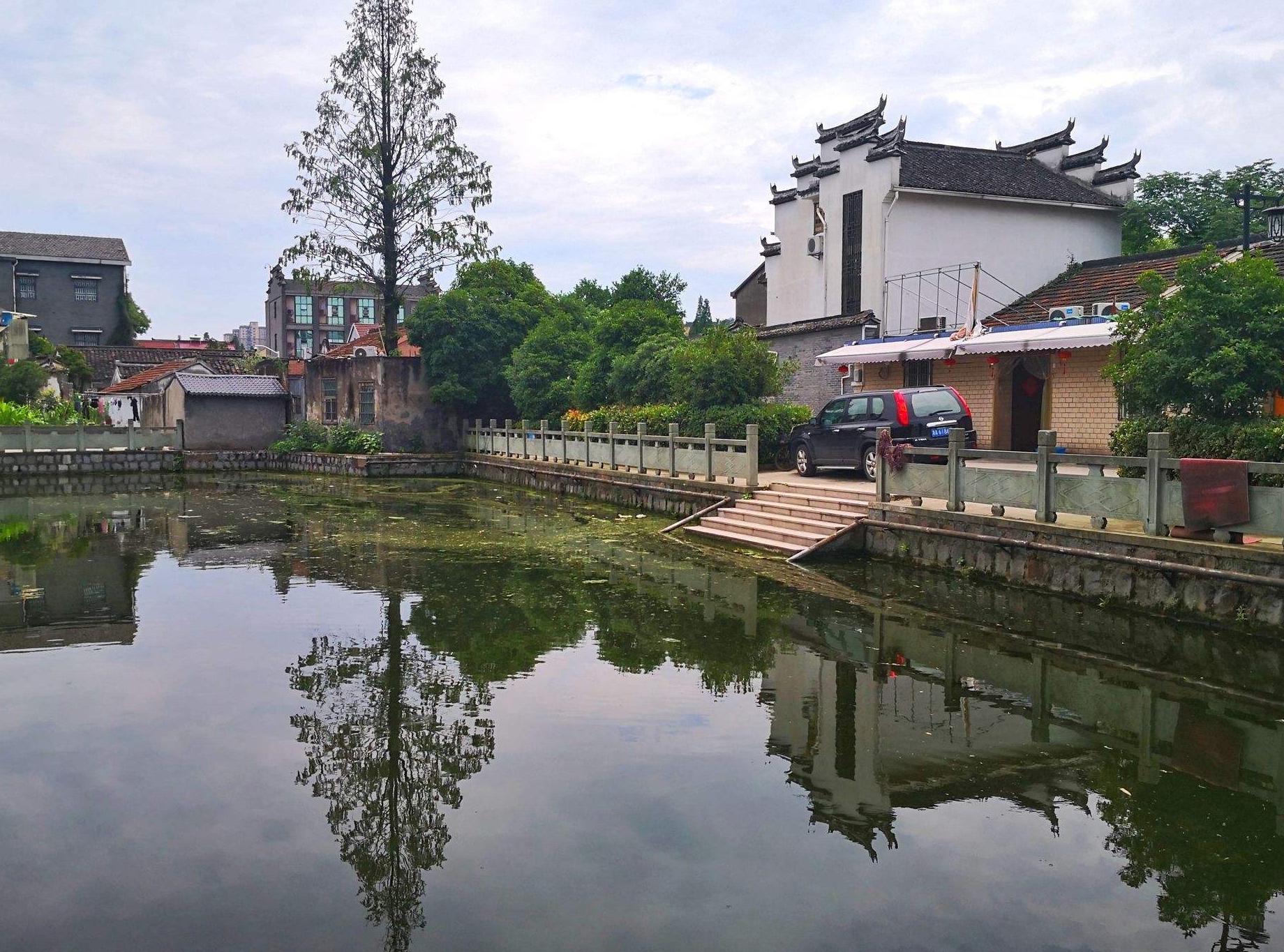 探寻杭州的失落明珠:长河古镇的兴衰 杭州是一座历史悠久,文化丰富的